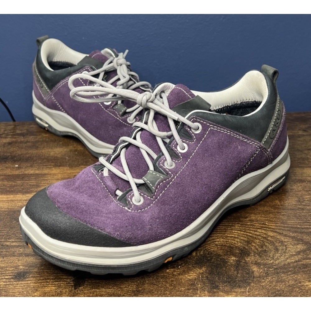 AKU La Val Low GTX Womens Sz 9 Mens Sz 7.5 Purple Suede Outdoors Hiking Shoes